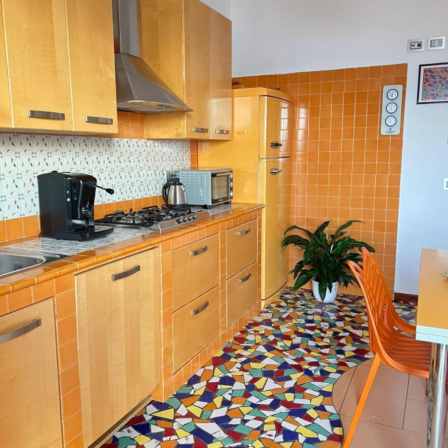 Vip Sul Mare Bed & Breakfast Castellammare di Stabia Bagian luar foto